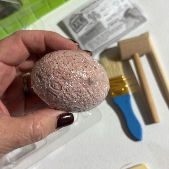 Dr. Hunters Dino Teeth Replica Collection & ArtSkills Dino Eggs Excavation Kit - Picture 6 of 10